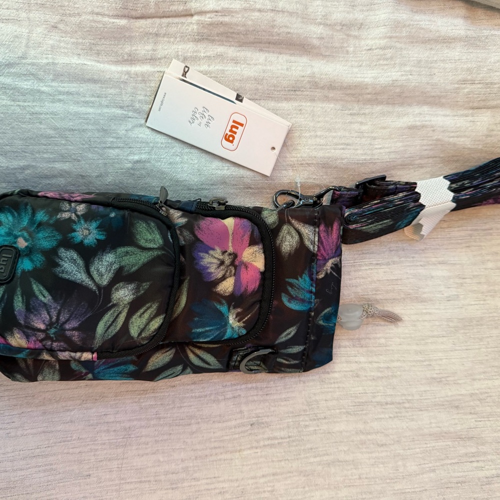 NEW Lug Huggie Bottle Bag - Black with Floral Design